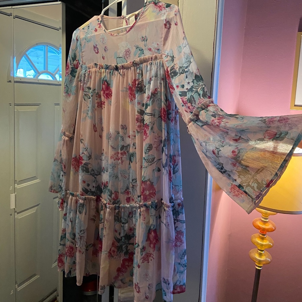 H&M Floral bell sleeve dress Size 8